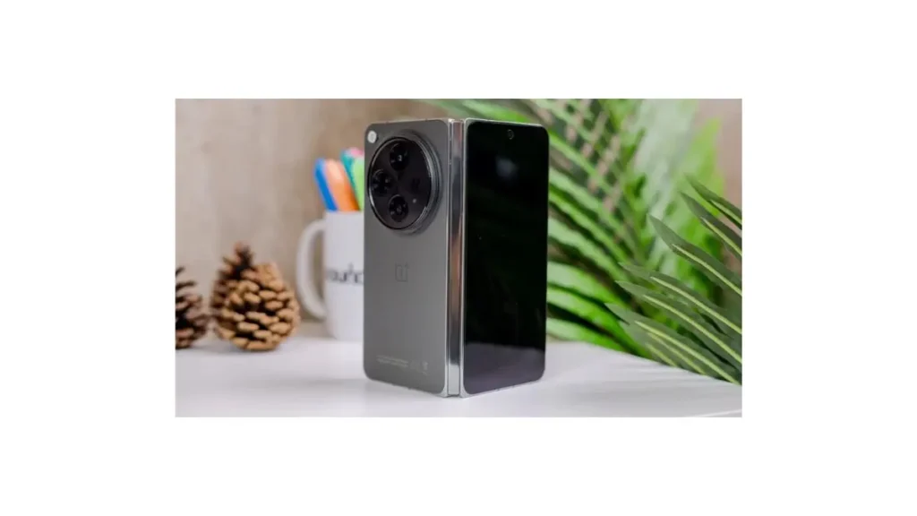 OnePlus Open 3 foldable smartphone with 8.2-inch AMOLED display and 5500mAh battery