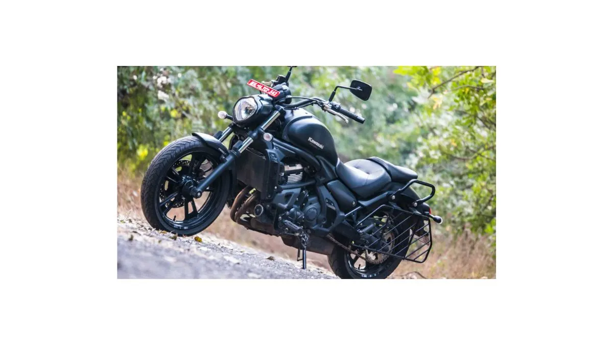 2026 Kawasaki Vulcan 900 cruiser bike with 903cc V-Twin engine and classic design