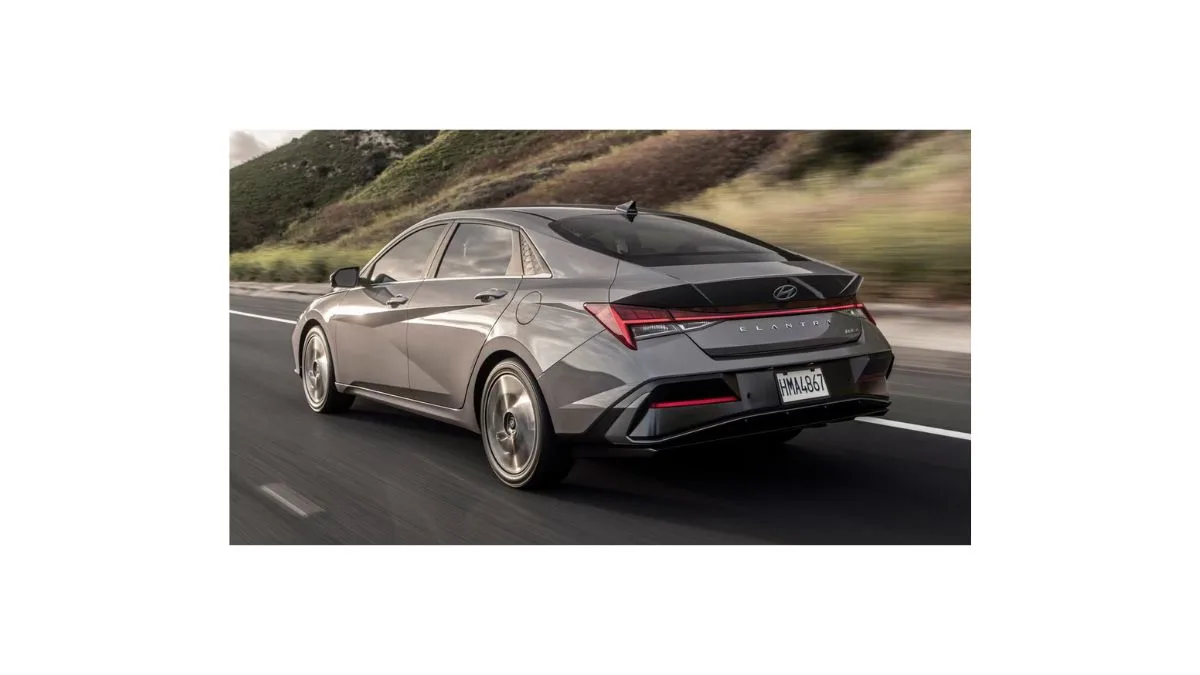 Hyundai Elantra 2026 premium sedan offering comfort, style, and modern design
