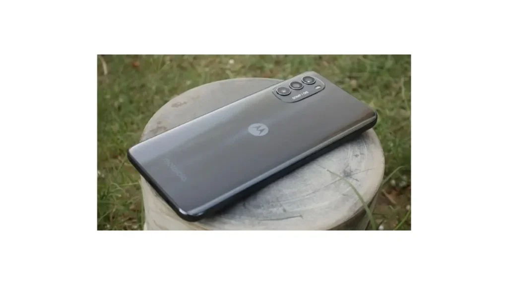 Motorola G82 5G with 120Hz OLED display and 50MP camera price drop discount offer 2026