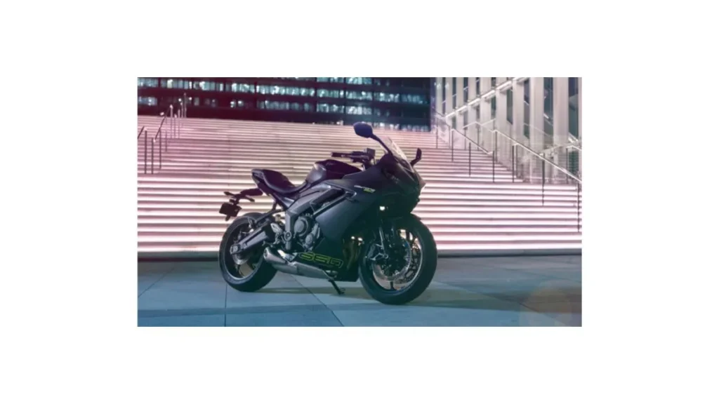 Triumph Daytona 660 supersport motorcycle front 3/4 angle